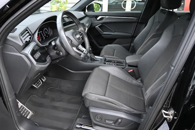 AUDI Q3 40 TFSI S line quattro S-tronic + AHK 2100kg