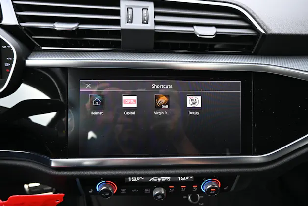AUDI Q3 40 TFSI S line quattro S-tronic + AHK 2100kg
