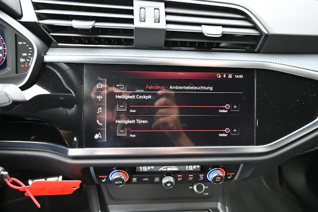 AUDI Q3 40 TFSI S line quattro S-tronic + AHK 2100kg