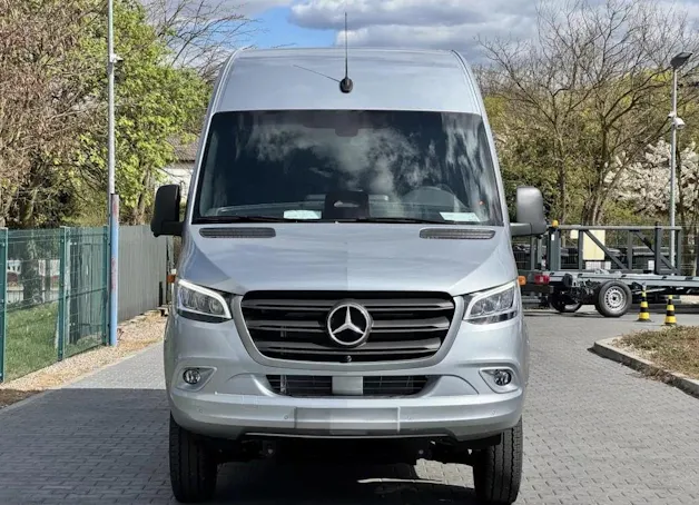 MERCEDES-BENZ Sprinter 319 CDI Standard 9G-TRONIC 4x4