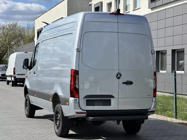 MERCEDES-BENZ Sprinter 319 CDI Standard 9G-TRONIC 4x4