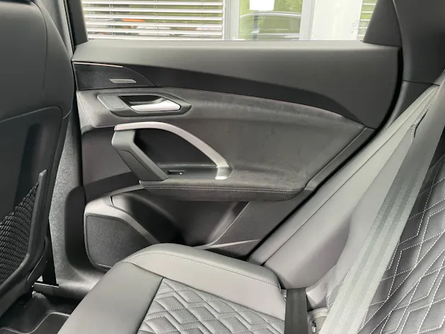 AUDI SQ5 TFSI quattro S-tronic, Modell 2027