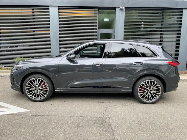 AUDI SQ5 TFSI quattro S-tronic, Modell 2027