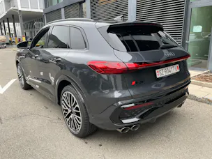 AUDI SQ5 TFSI quattro S-tronic, Modell 2027