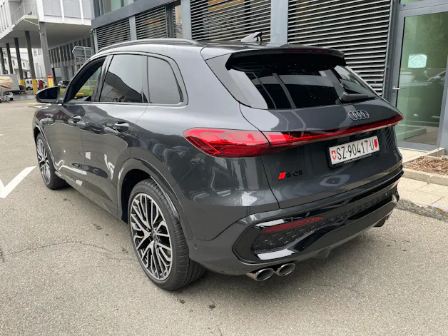 AUDI SQ5 TFSI quattro S-tronic, Modell 2027