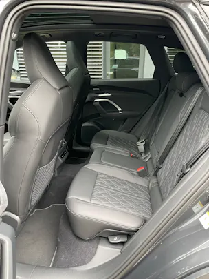 AUDI SQ5 TFSI quattro S-tronic, Modell 2027