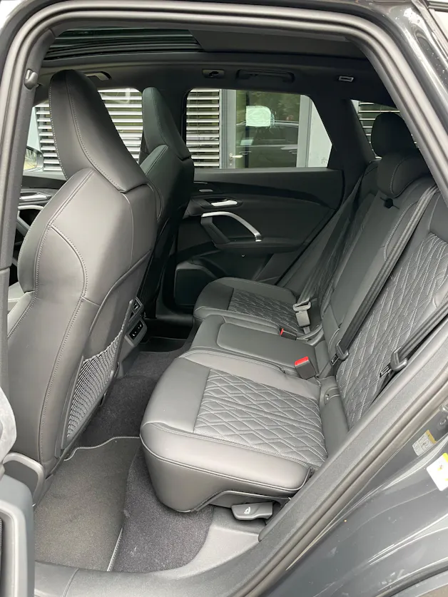 AUDI SQ5 TFSI quattro S-tronic, Modell 2027