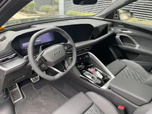 AUDI SQ5 TFSI quattro S-tronic, Modell 2027