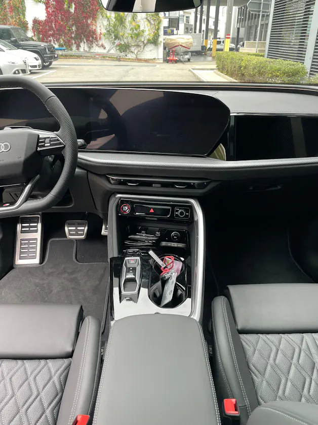 AUDI SQ5 TFSI quattro S-tronic, Modell 2027