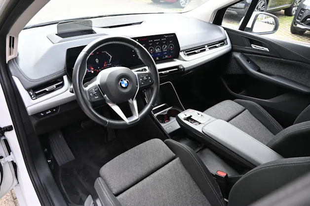 BMW 223d Active Tourer xDrive DKG (CH Auto) + AHK 1500kg