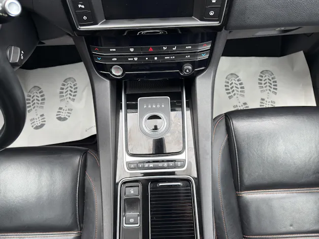 Jaguar F-Pace 3.0 TD Prestige AWD Automatik