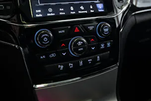 JEEP Grand Cherokee 6.4 V8 HEMI SRT8 Automatic
