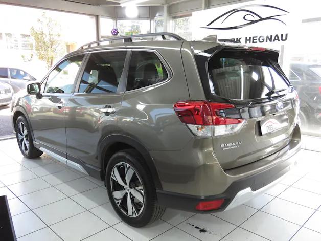 Subaru Forester 2.0i e-Boxer Luxury Lineartronic (Automat, Hybrid)