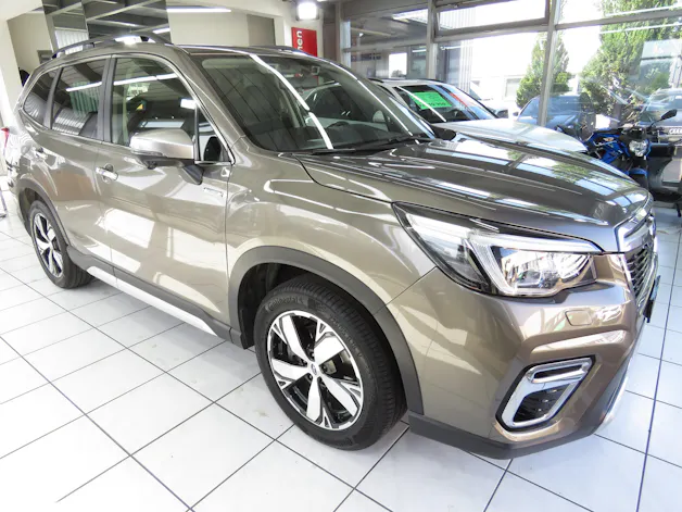 Subaru Forester 2.0i e-Boxer Luxury Lineartronic (Automat, Hybrid)