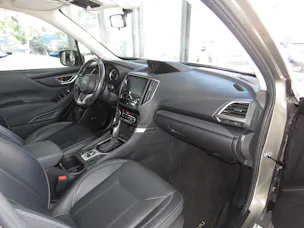 Subaru Forester 2.0i e-Boxer Luxury Lineartronic (Automat, Hybrid)