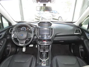 Subaru Forester 2.0i e-Boxer Luxury Lineartronic (Automat, Hybrid)