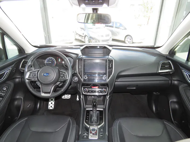 Subaru Forester 2.0i e-Boxer Luxury Lineartronic (Automat, Hybrid)