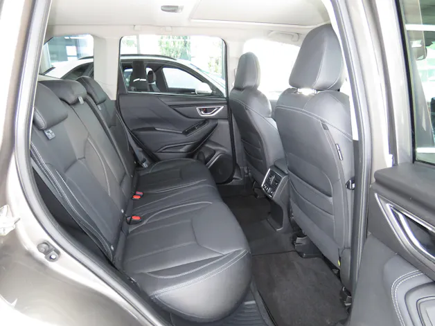 Subaru Forester 2.0i e-Boxer Luxury Lineartronic (Automat, Hybrid)