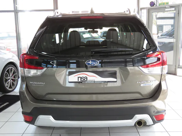 Subaru Forester 2.0i e-Boxer Luxury Lineartronic (Automat, Hybrid)