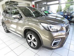 Subaru Forester 2.0i e-Boxer Luxury Lineartronic (Automat, Hybrid)