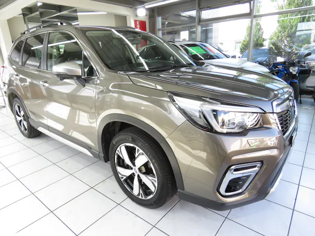 Subaru Forester 2.0i e-Boxer Luxury Lineartronic (Automat, Hybrid)