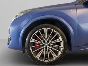 BMW iX2 xDrive30