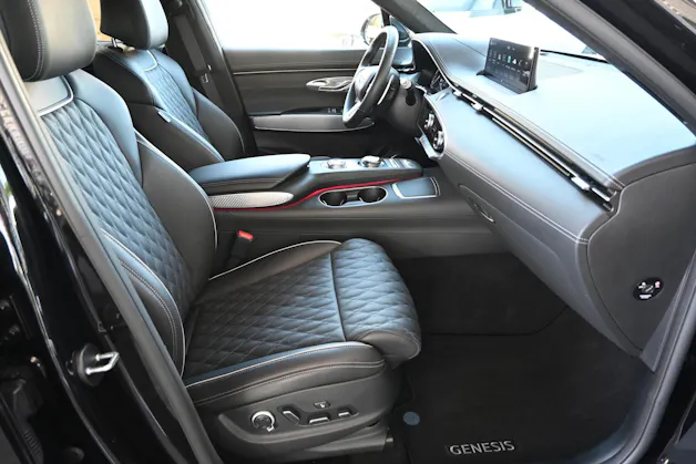 Genesis GV70 2.2 CRDI Luxury Black Edition AT8 AWD 4X4 + Voll-Ausstattung