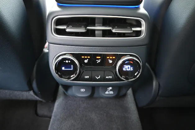 Genesis GV70 2.2 CRDI Luxury Black Edition AT8 AWD 4X4 + Voll-Ausstattung