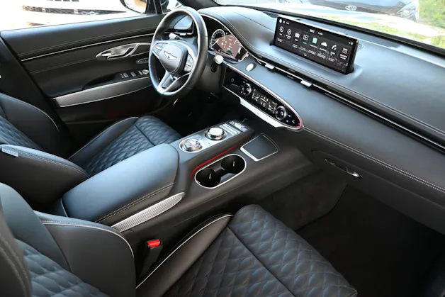 Genesis GV70 2.2 CRDI Luxury Black Edition AT8 AWD 4X4 + Voll-Ausstattung