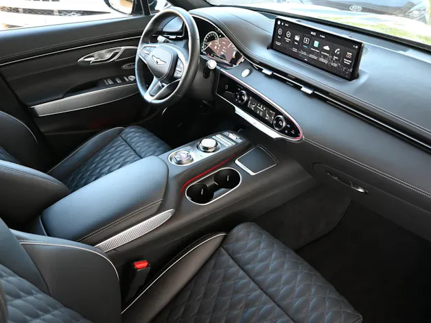 Genesis GV70 2.2 CRDI Luxury Black Edition AT8 AWD 4X4 + Voll-Ausstattung