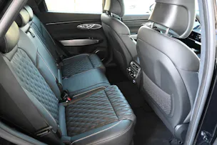 Genesis GV70 2.2 CRDI Luxury Black Edition AT8 AWD 4X4 + Voll-Ausstattung