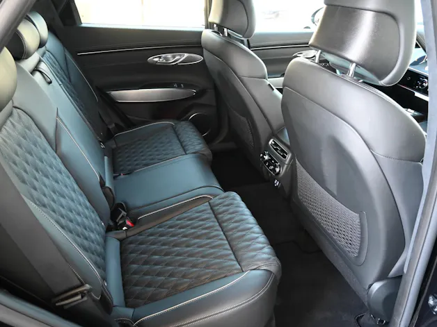 Genesis GV70 2.2 CRDI Luxury Black Edition AT8 AWD 4X4 + Voll-Ausstattung