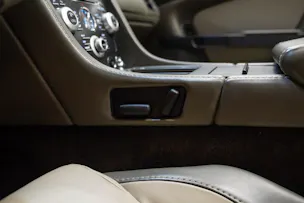 ASTON MARTIN V8 Vantage 4.7 Sportshift