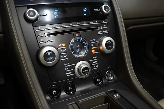 ASTON MARTIN V8 Vantage 4.7 Sportshift