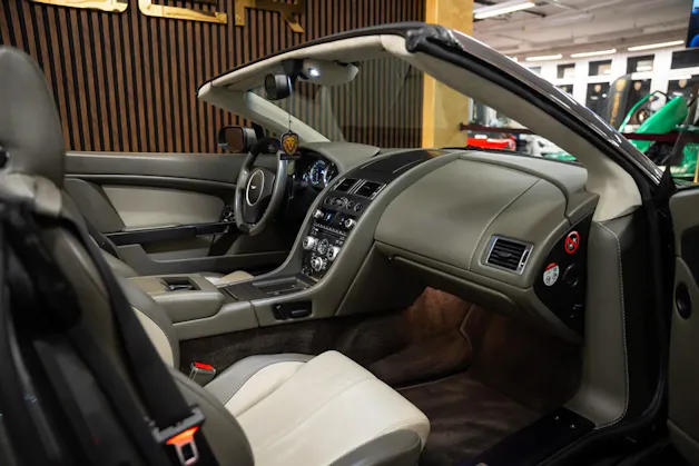 ASTON MARTIN V8 Vantage 4.7 Sportshift