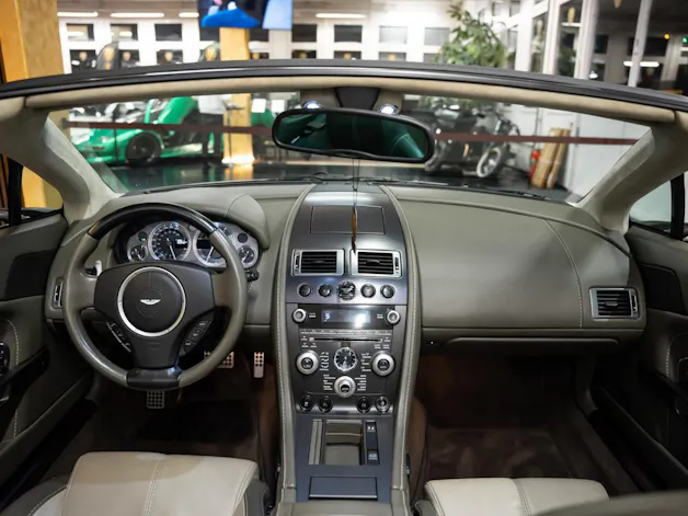 ASTON MARTIN V8 Vantage 4.7 Sportshift