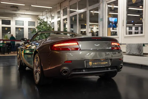 ASTON MARTIN V8 Vantage 4.7 Sportshift