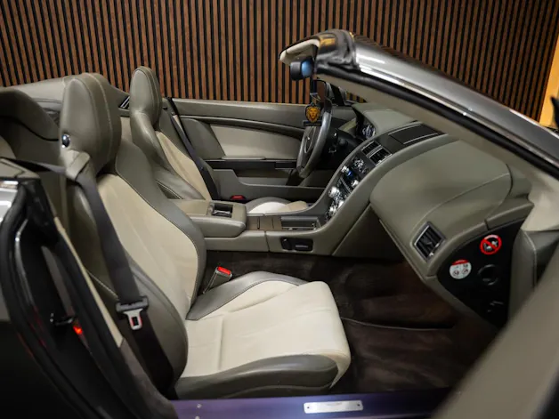 ASTON MARTIN V8 Vantage 4.7 Sportshift