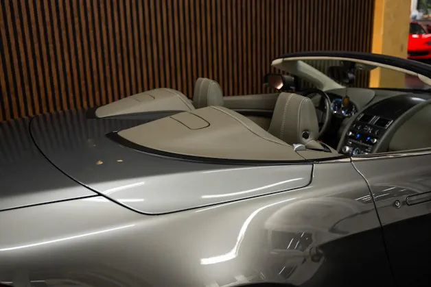 ASTON MARTIN V8 Vantage 4.7 Sportshift