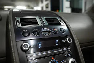 ASTON MARTIN V8 Vantage 4.7 Sportshift