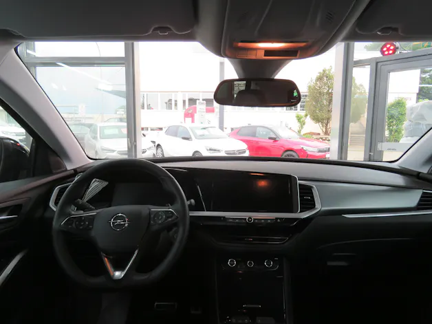 OPEL Grandland 1.2i TP Elegance Automat