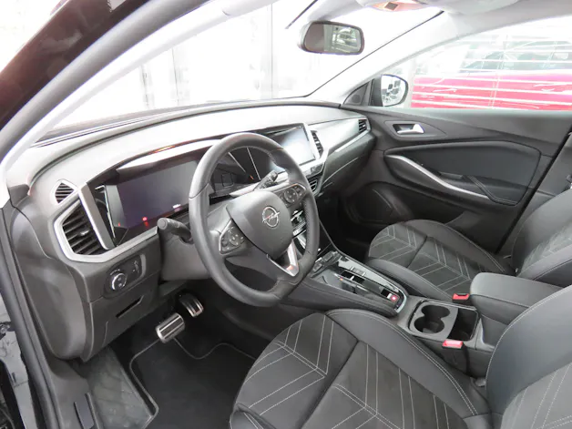 OPEL Grandland 1.2i TP Elegance Automat
