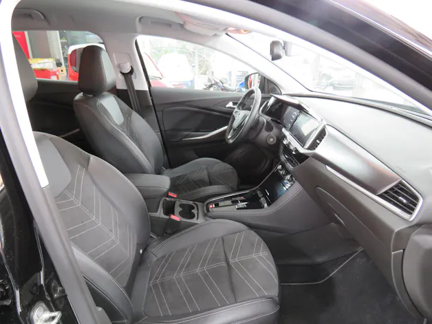 OPEL Grandland 1.2i TP Elegance Automat