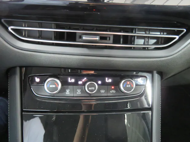 OPEL Grandland 1.2i TP Elegance Automat