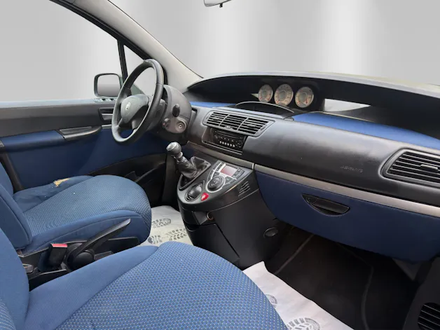 FIAT Ulysse 2.2 16V JTD Swiss Edition