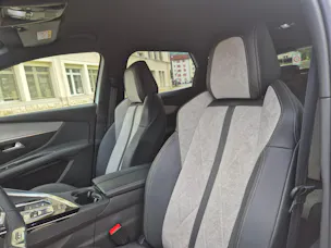 PEUGEOT 3008 300e Hybrid4 GT EAT8