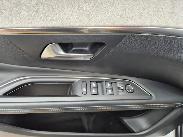 PEUGEOT 3008 300e Hybrid4 GT EAT8