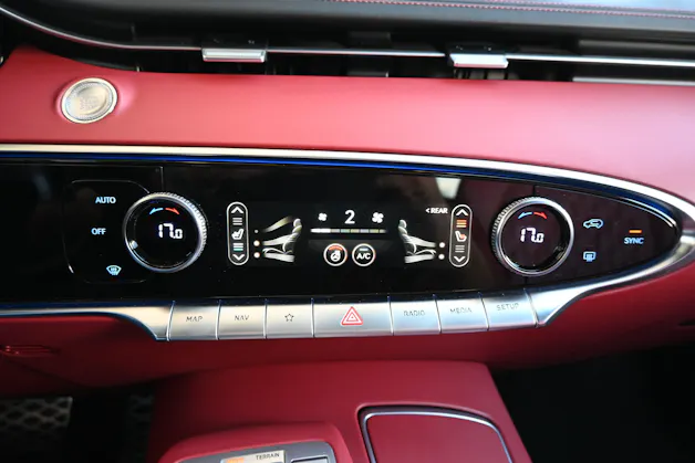 Genesis GV70 2.2 CRDI Luxury AT8 AWD 4x4 (CH Auto) + AHK 2500kg