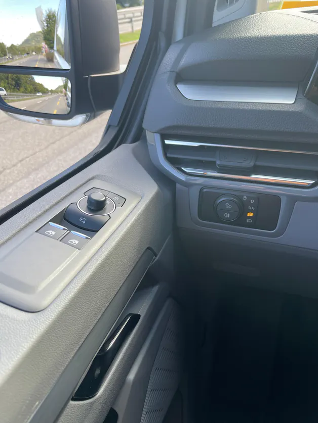 VW Transporter Plus 2.0 TDI 4Motion Lang Automat Pan Americana, 5-Sitzer