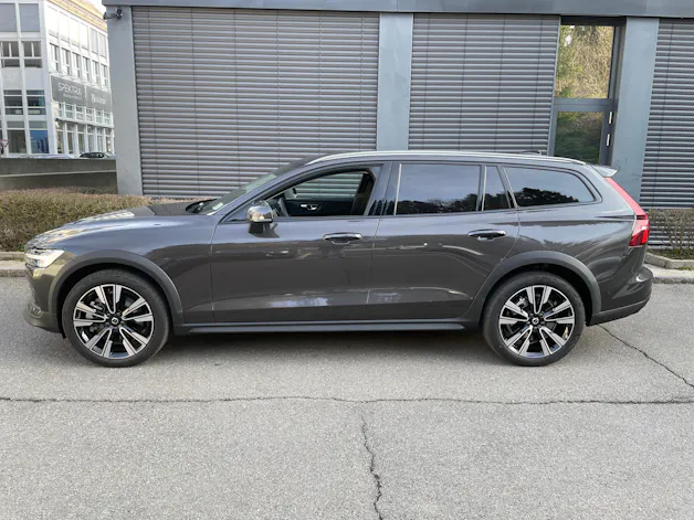 VOLVO V60 Cross Country B5 Mild Hybrid Plus AWD Geartronic